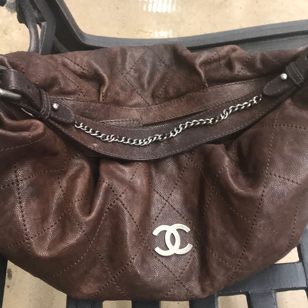 CHANEL BROWN OUTDOOR LIGNE HOBO WITH DUST COVER